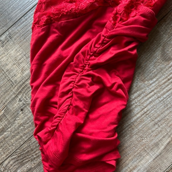 SHEIN Vibrant Red Top - Picture 2 of 6